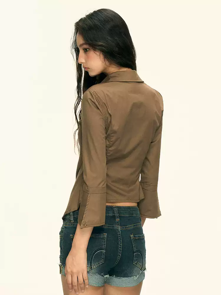 Fitted Button-Up Shirt with Pointed Cuffs - Image 8