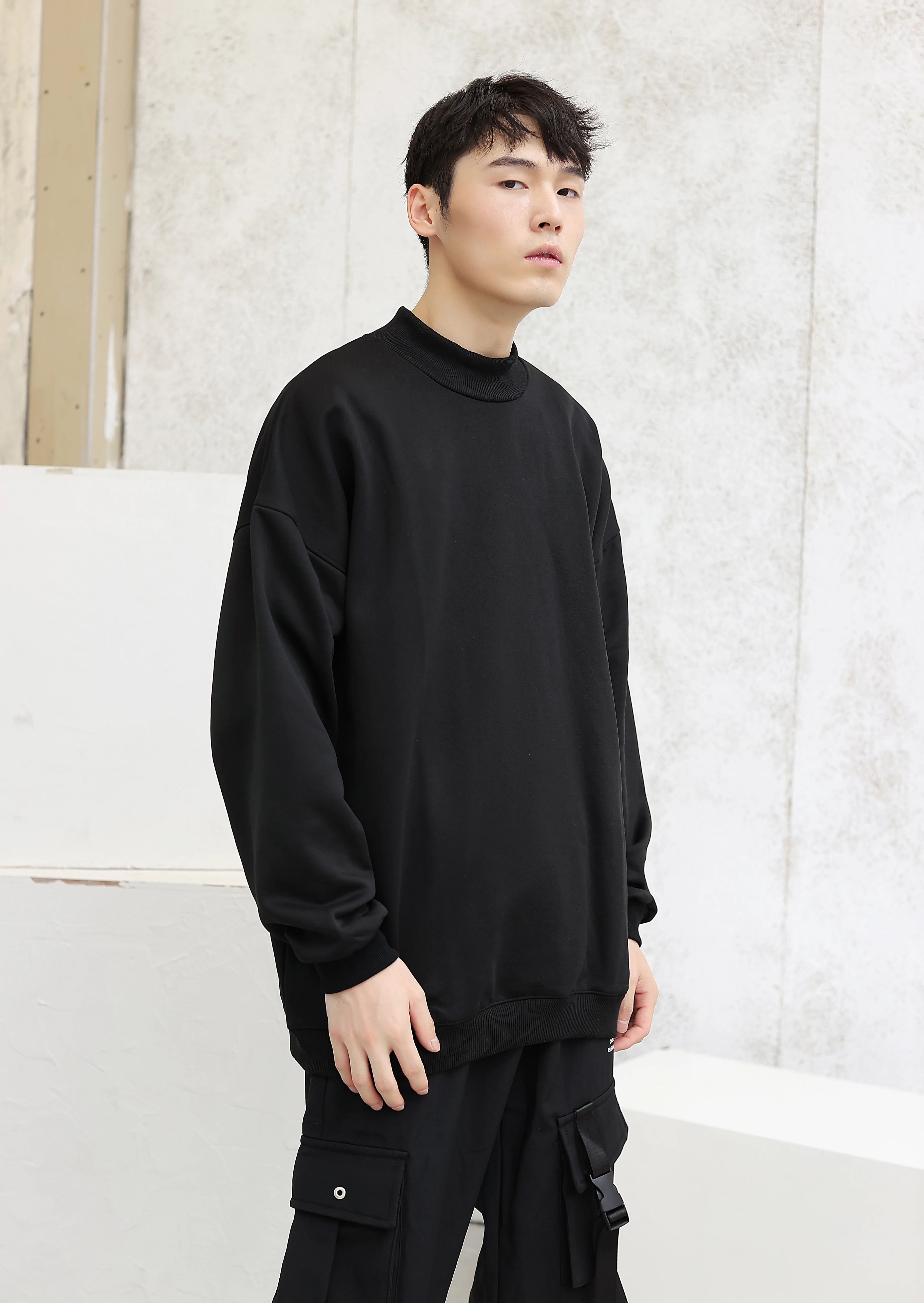Semi-Turtleneck Oversized Sweatshirt - Image 4