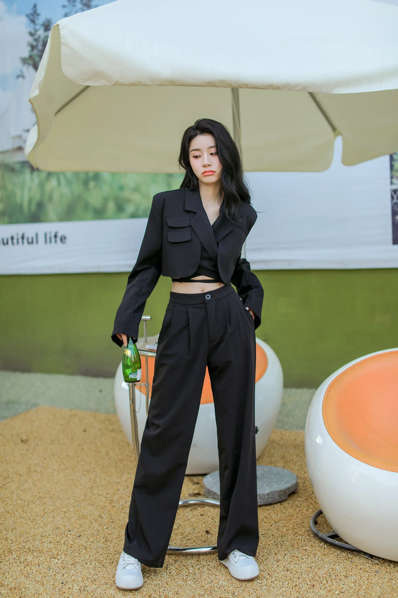 Slim Cropped Blazer with Rounded Hem Two-Piece Suit Set - Image 11