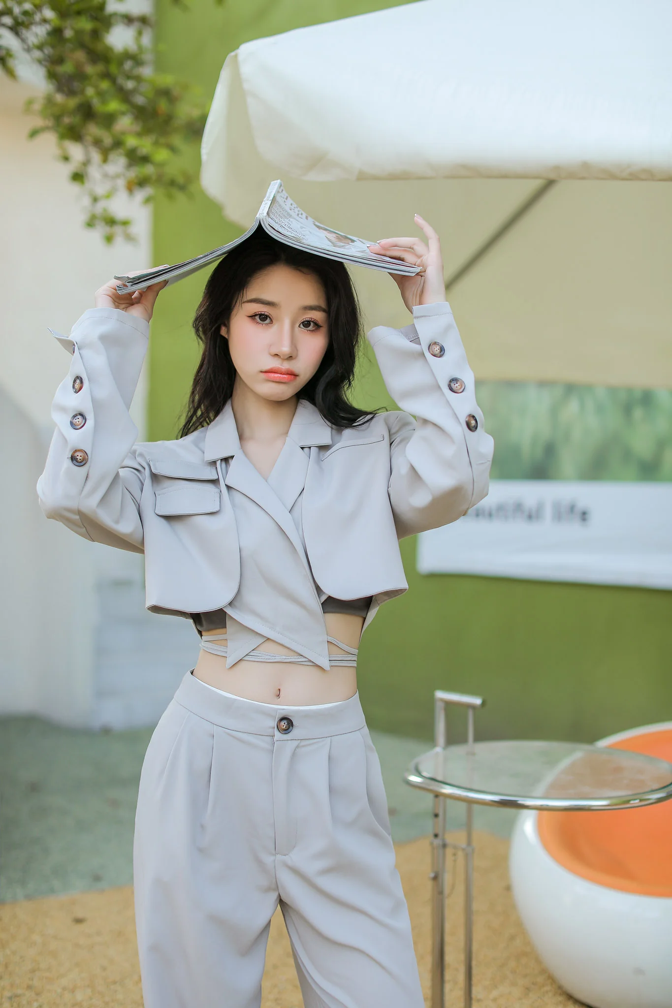 Slim Cropped Blazer with Rounded Hem Two-Piece Suit Set - Image 19