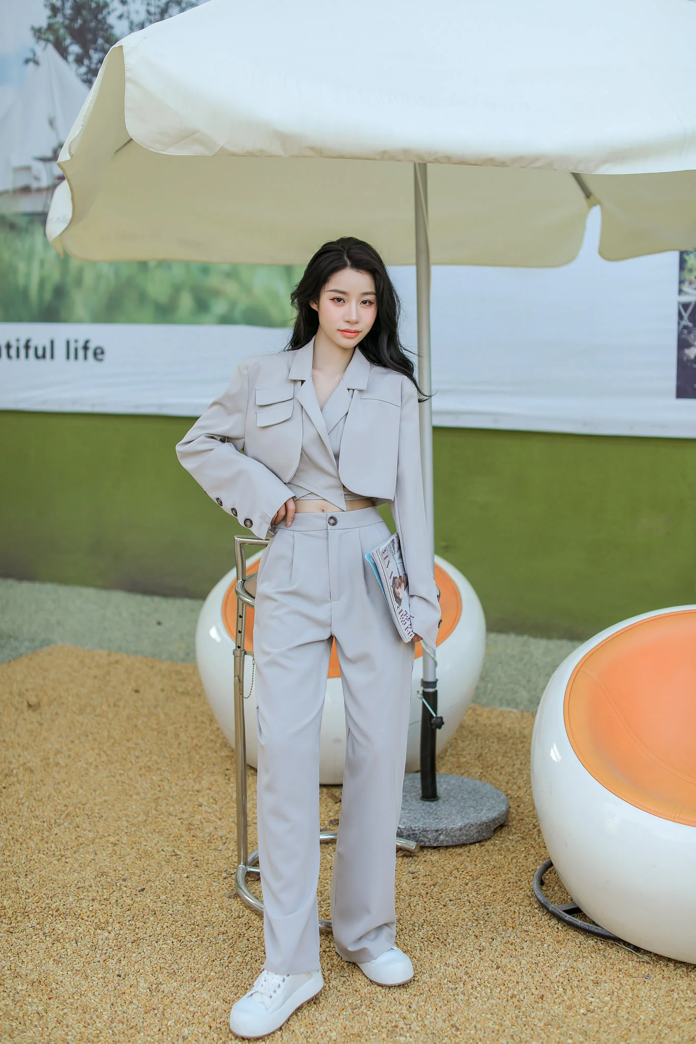 Slim Cropped Blazer with Rounded Hem Two-Piece Suit Set - Image 22