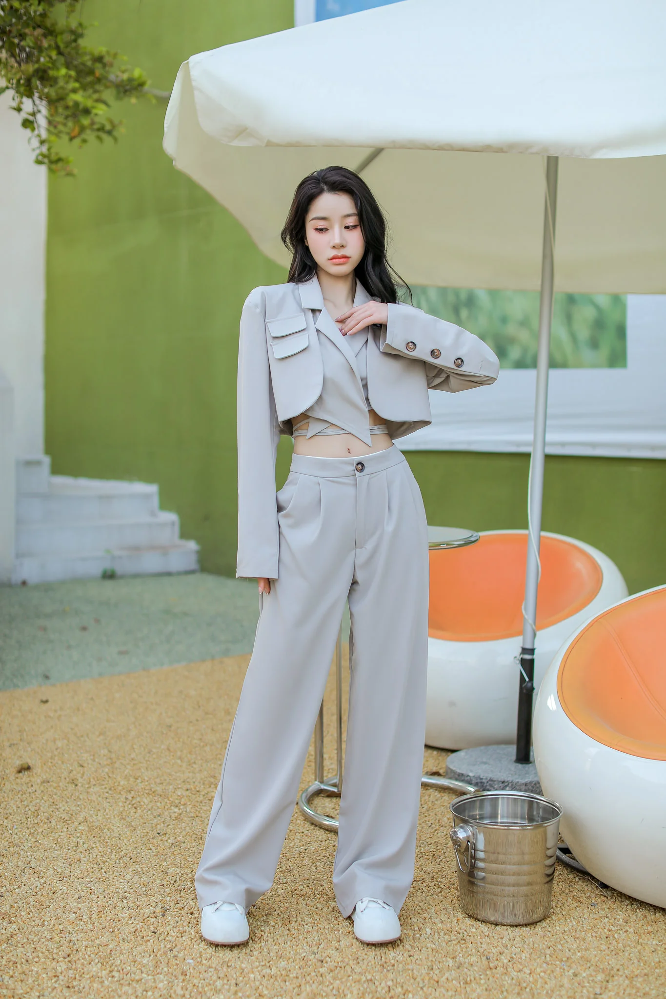 Slim Cropped Blazer with Rounded Hem Two-Piece Suit Set - Image 23