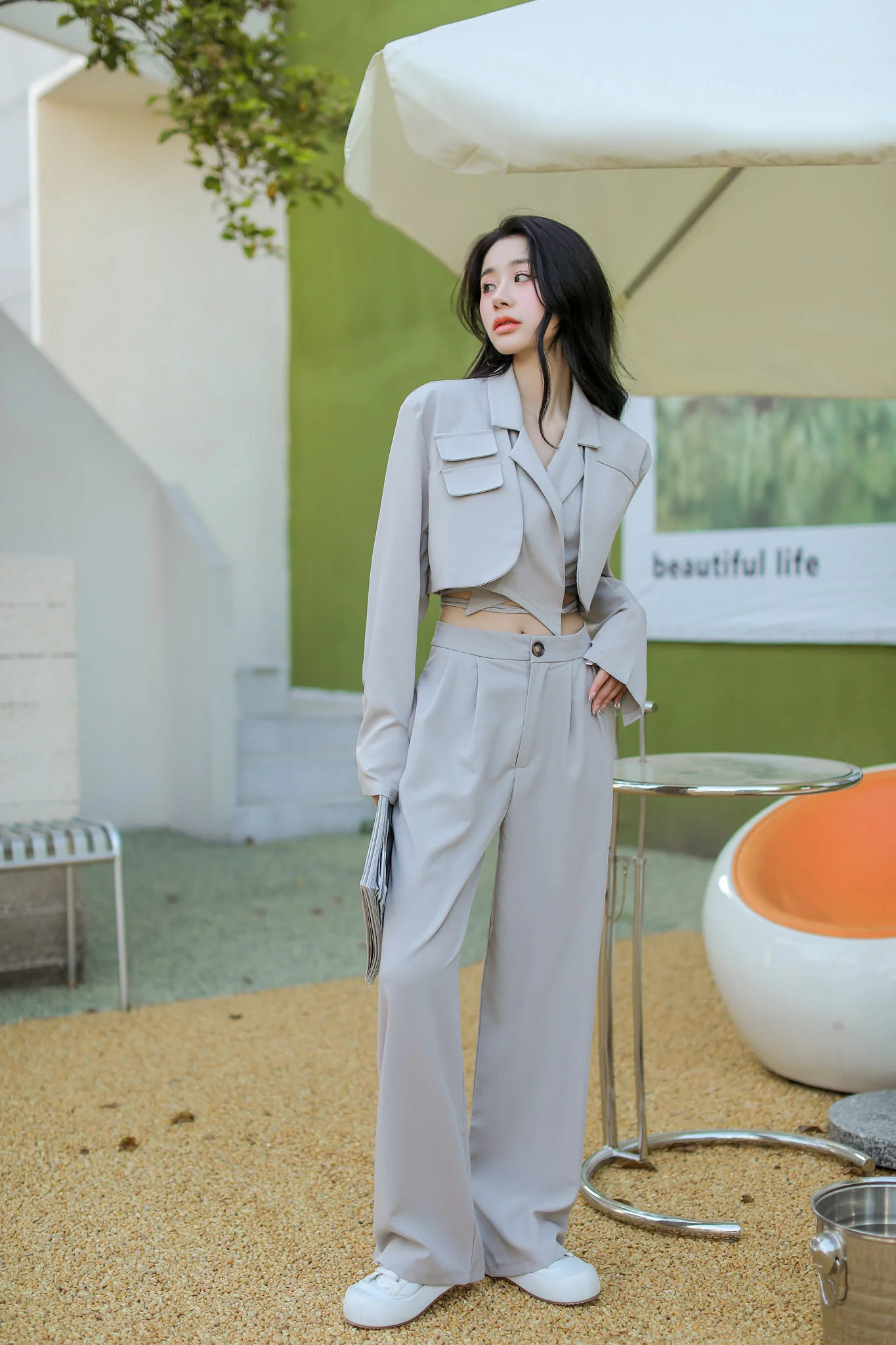 Slim Cropped Blazer with Rounded Hem Two-Piece Suit Set - Image 24