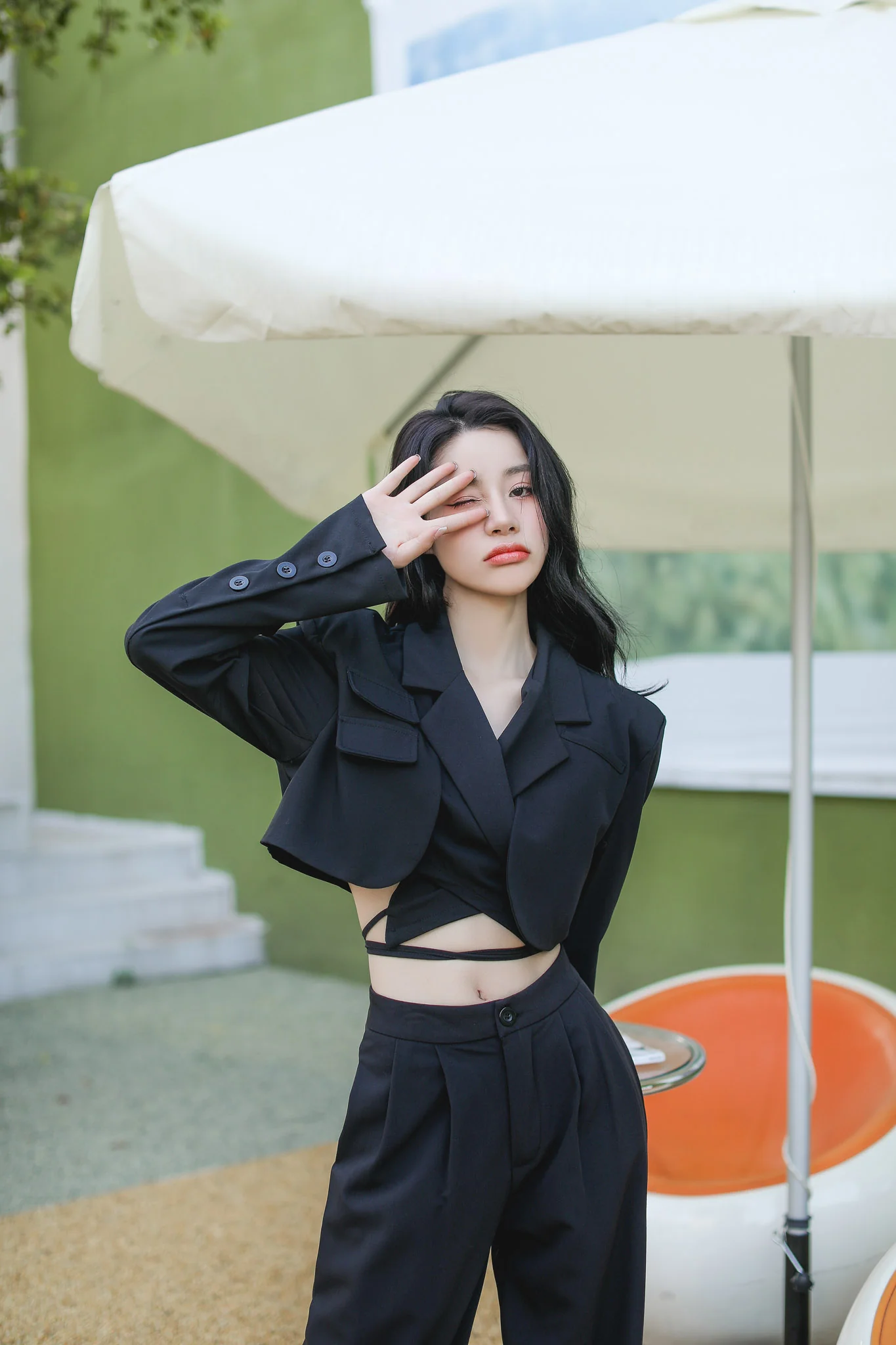 Slim Cropped Blazer with Rounded Hem Two-Piece Suit Set - Image 4