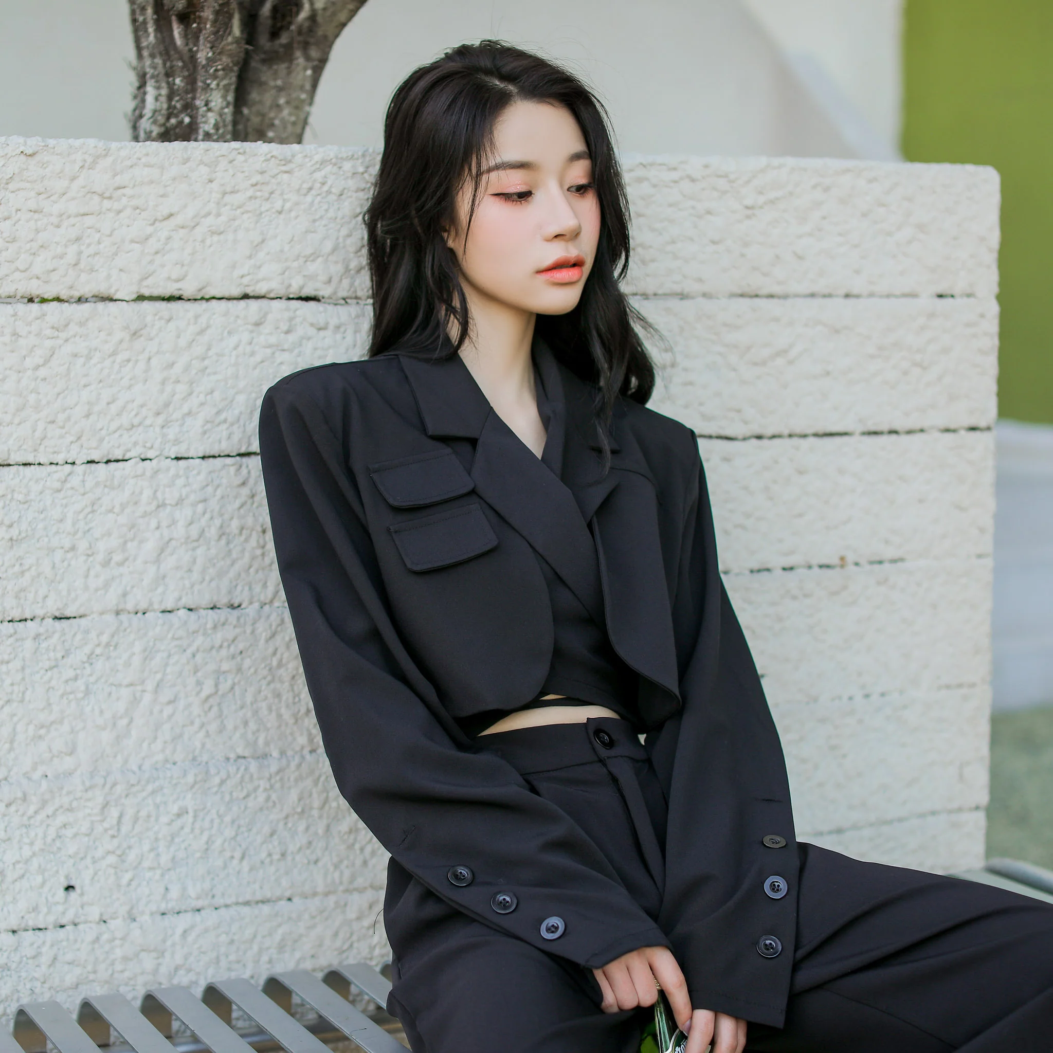 Slim Cropped Blazer with Rounded Hem Two-Piece Suit Set - Image 7