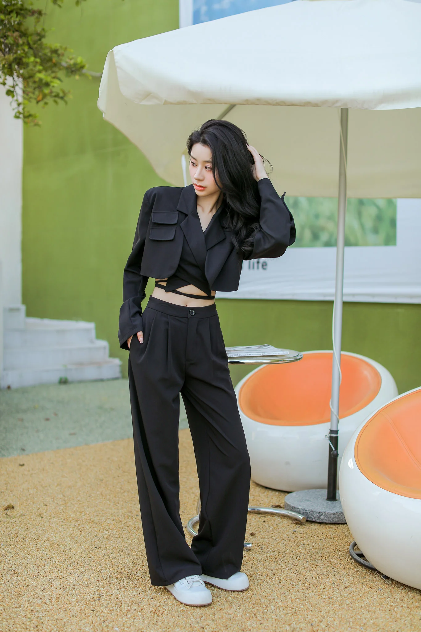 Slim Cropped Blazer with Rounded Hem Two-Piece Suit Set - Image 8