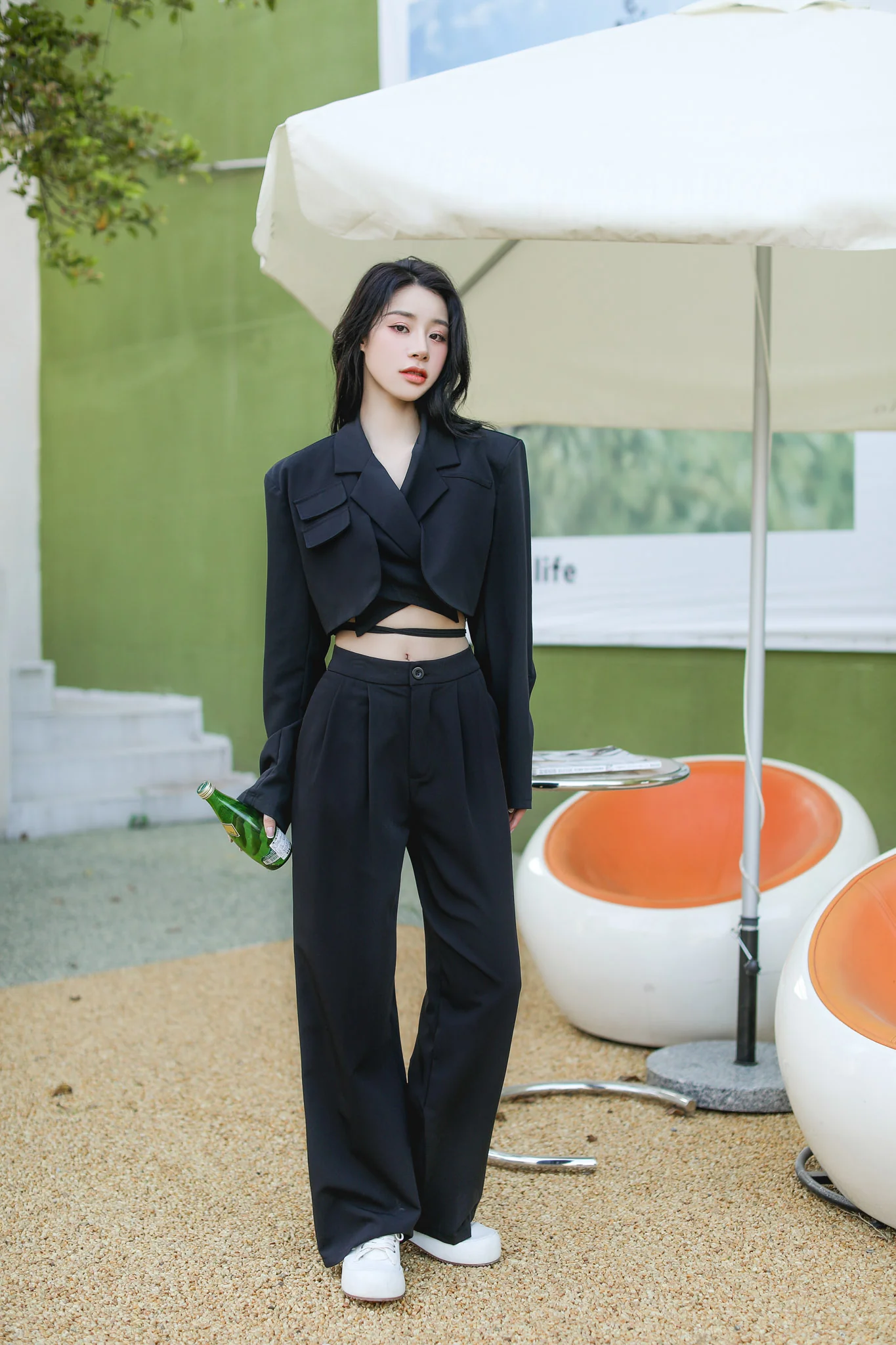 Slim Cropped Blazer with Rounded Hem Two-Piece Suit Set - Image 9