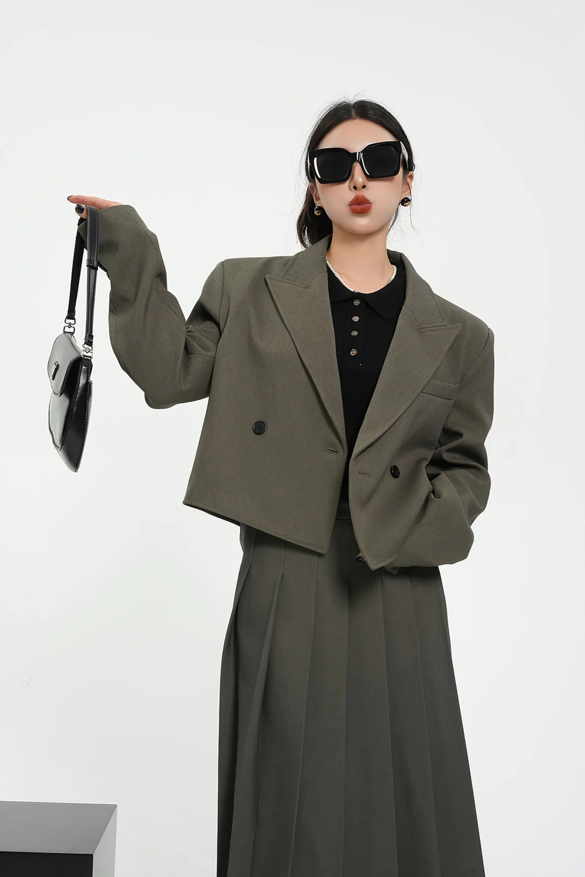 Structured Shoulder Double-Breasted Cropped Blazer - Image 8