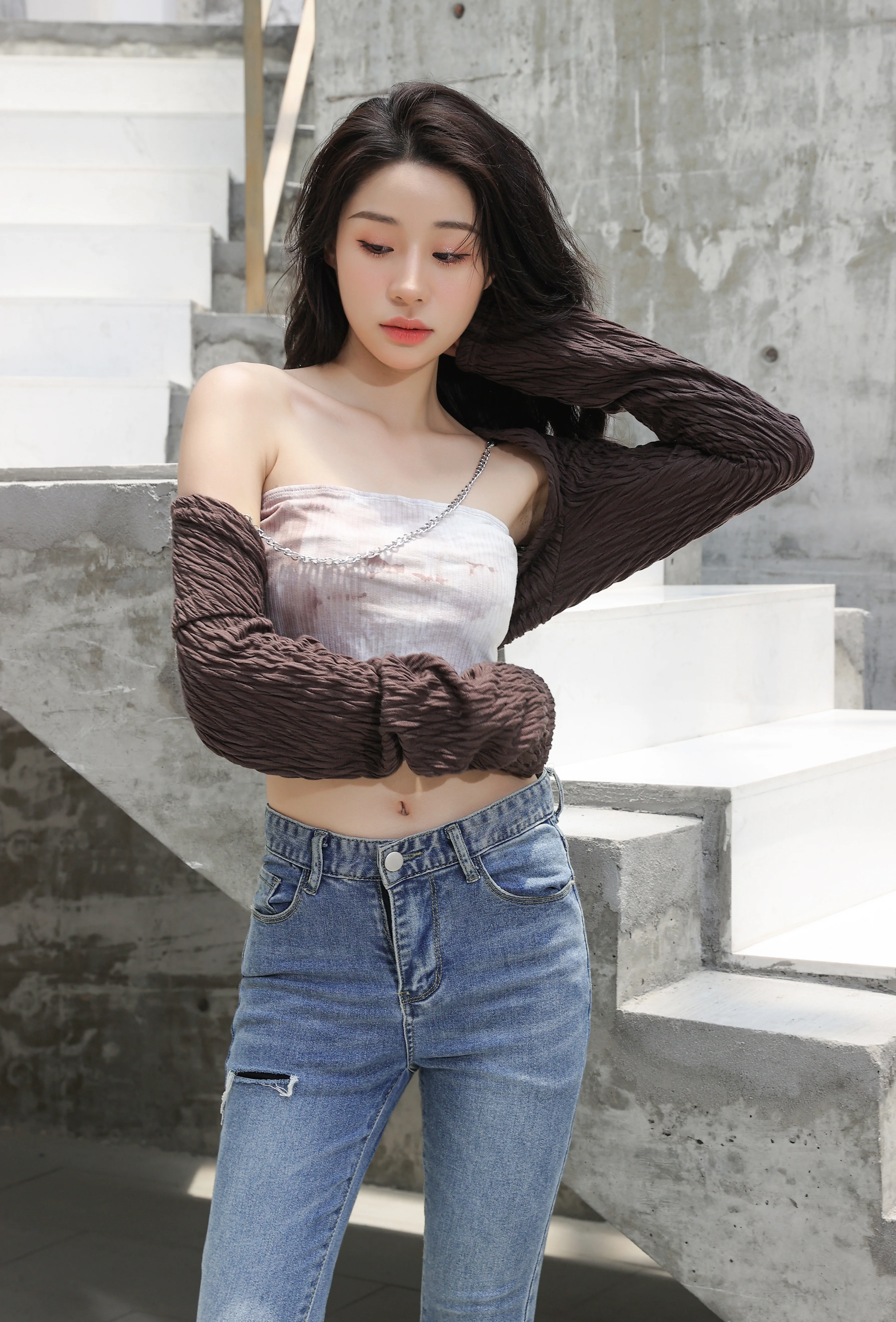 Textured Chain-Linked Shrug and Tie-Dye Crop Top - Image 9